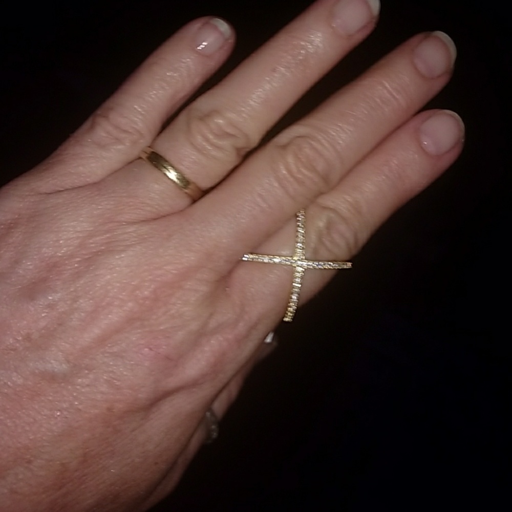 🎁GIFTED TO CANDACE🎁SIMULATED🌸WHITE DIAMOND RING - Picture 3 of 4